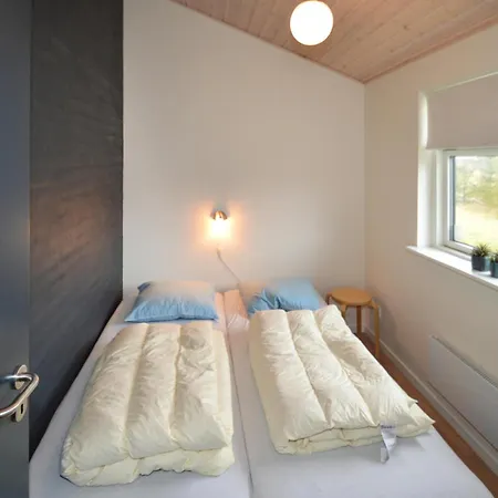 3 Bedroom Lovely Home In Hojslev Højslev