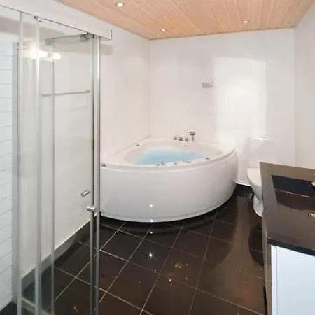 3 Bedroom In Hojslev 펜션 Bøstrup
