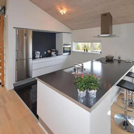 3 Bedroom Lovely Home In Hojslev Højslev