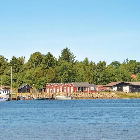 3 Bedroom In Hojslev *