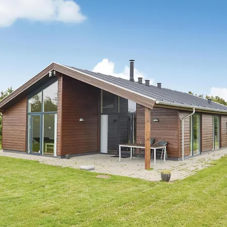 3 Bedroom Lovely Home In Hojslev Højslev