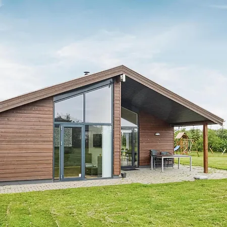 3 Bedroom In Hojslev *